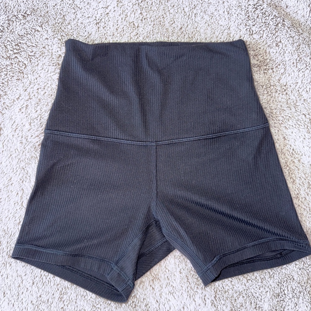 LULULEMON align ribbed 4” shorts